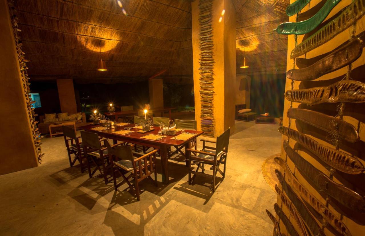 Track And Trail River Camp Kakumbi ภายนอก รูปภาพ