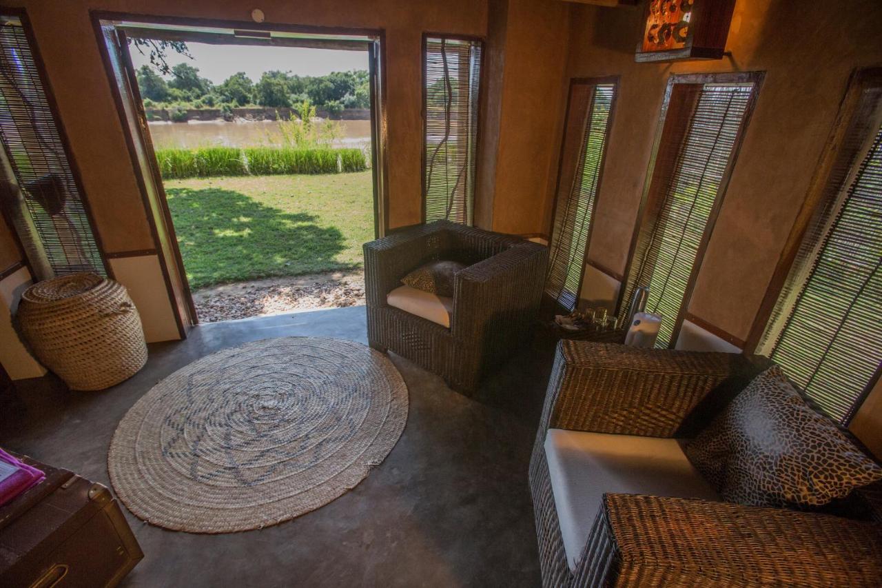 Track And Trail River Camp Kakumbi ภายนอก รูปภาพ
