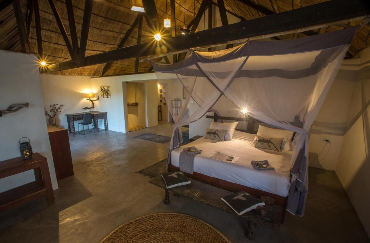 Track And Trail River Camp Kakumbi ภายนอก รูปภาพ